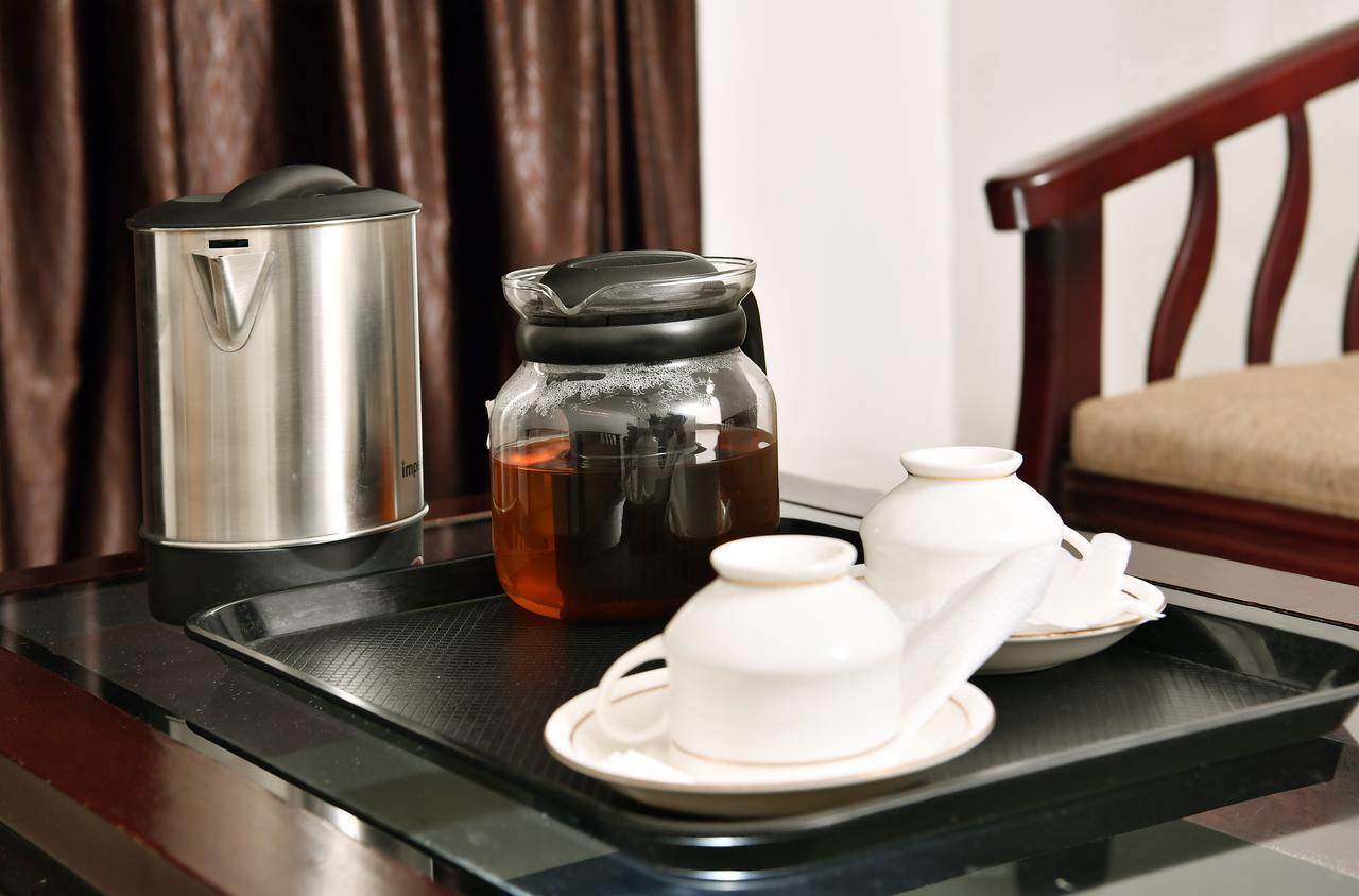 Oyo 18604 Puthens Capitol Inn Коччи Экстерьер фото